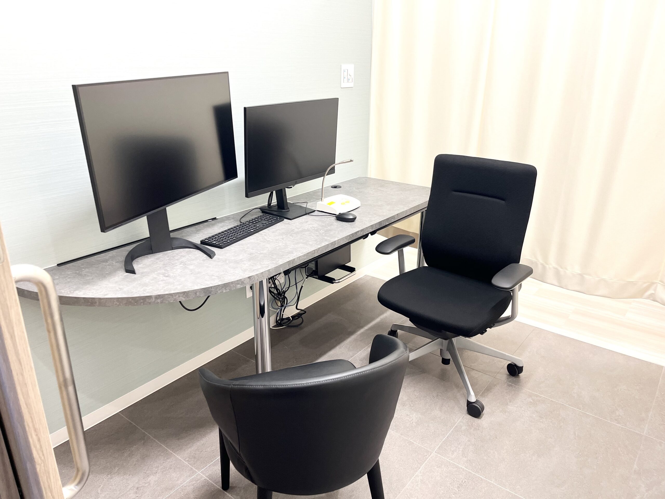 診察室２（脳神経外科）